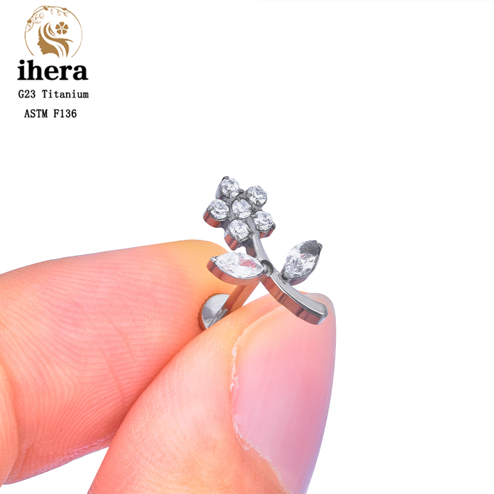 Anting-anting tusuk motif daun - Body Jewelry Titanium ulasan dan harga